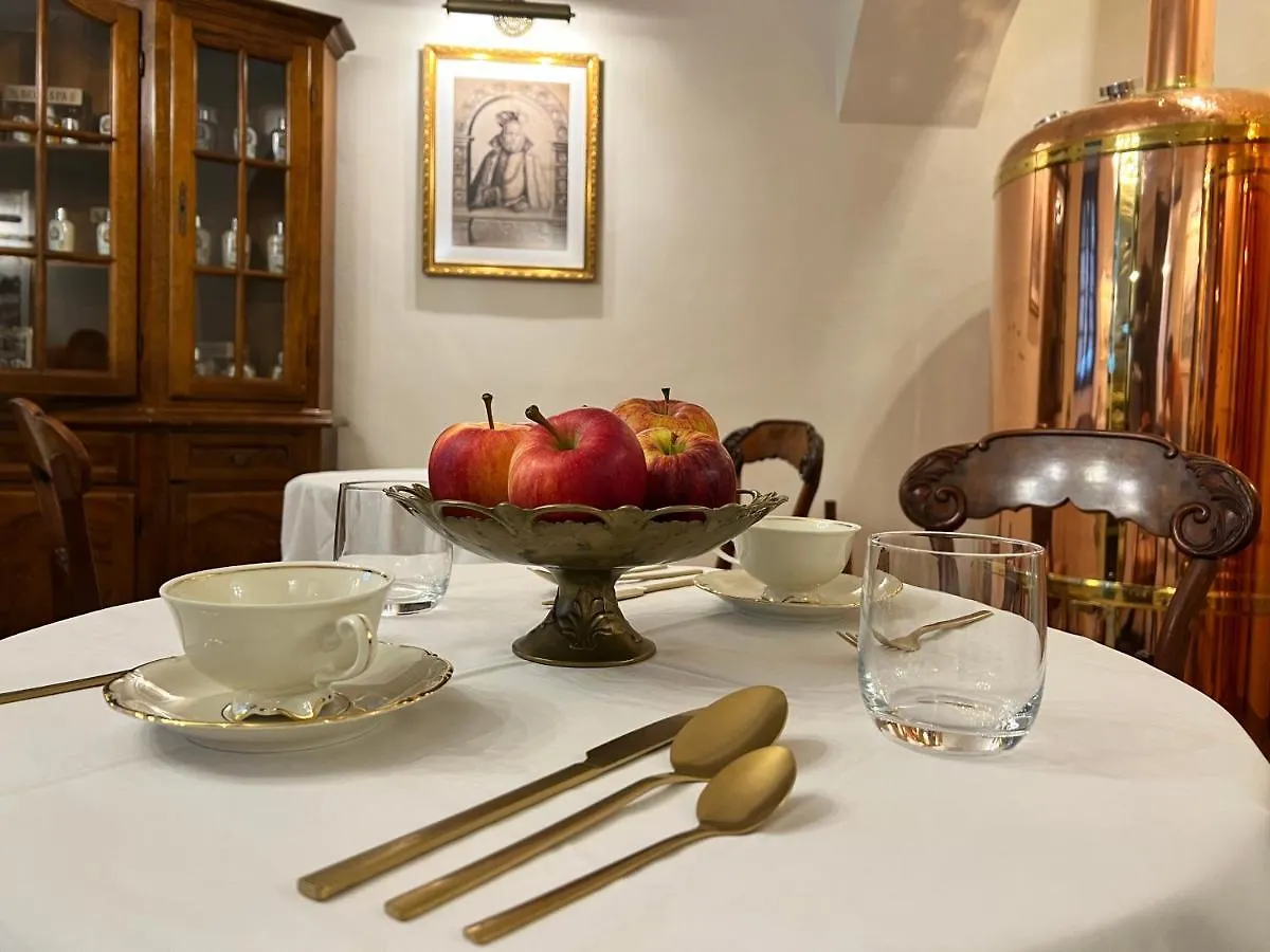 Spa Beerland Chateaux - U Zlate Hrusky / At Golden Pear Prag Frühstückspension
