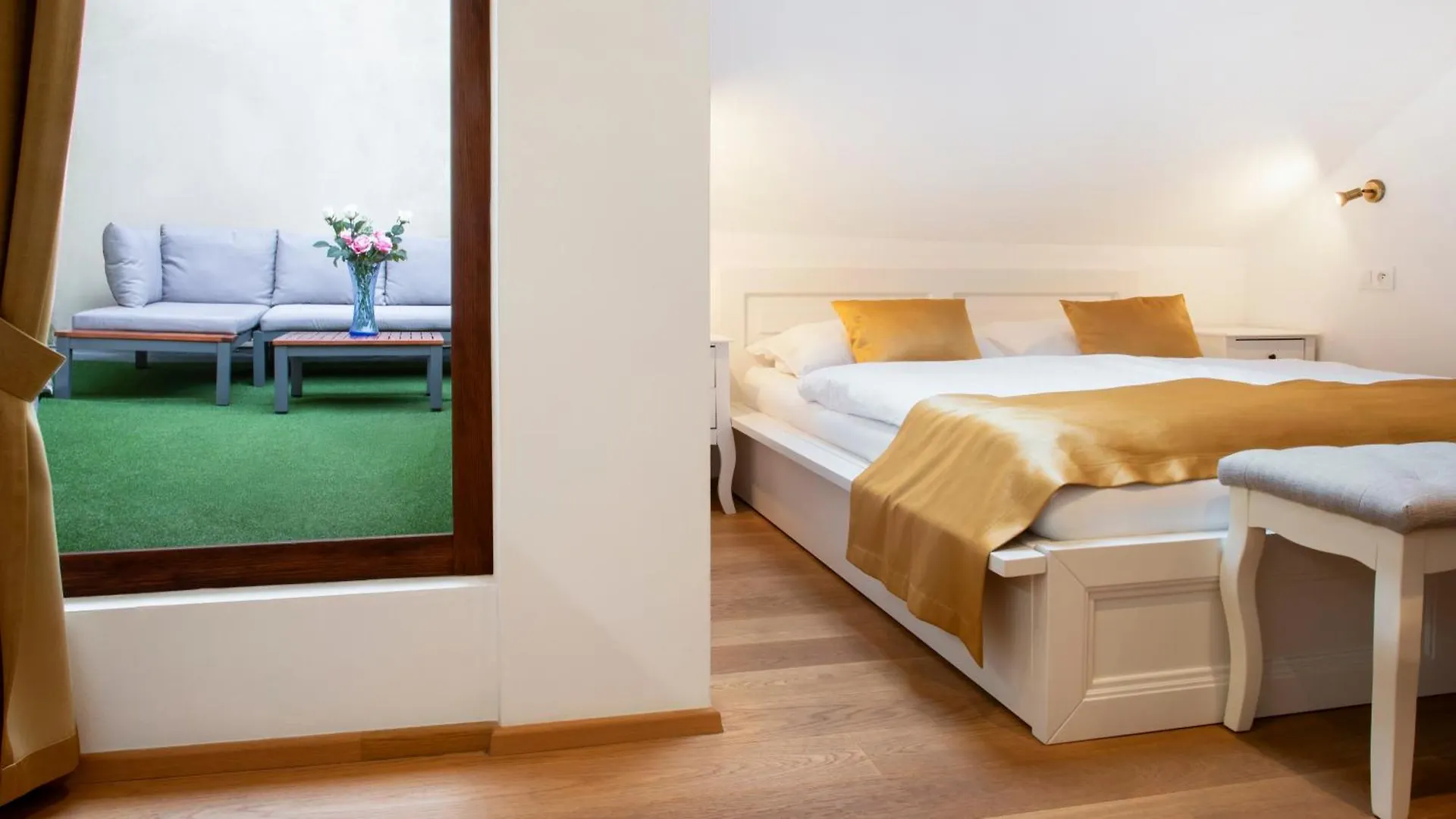 Spa Beerland Chateaux - U Zlate Hrusky / At Golden Pear Prag
